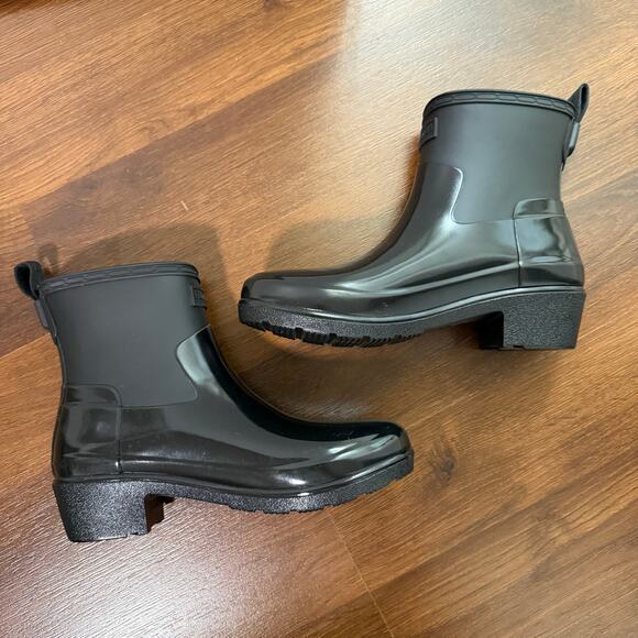Hunter NWOT Refined Low Heel Biker Rubber Chelsea Rain Boots Outdoors Black Sz 7 - Picture 4 of 8